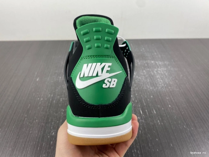 4 DR5415-030 Jordan   Green Retro  SB Black 0102